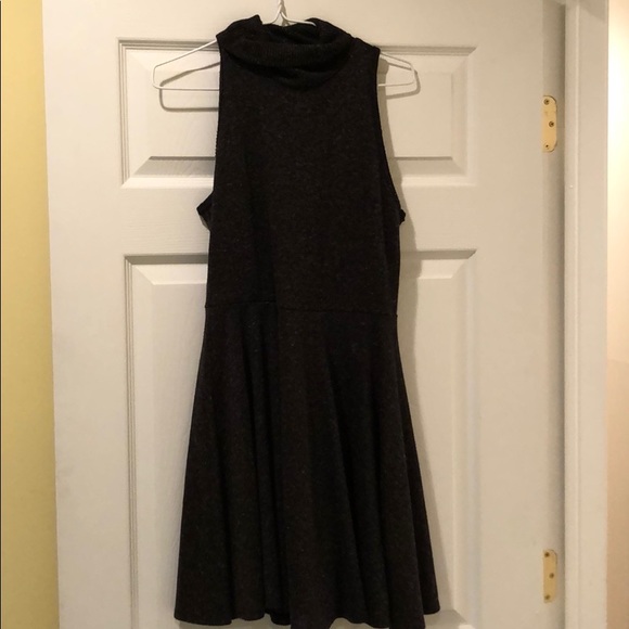 Turtle neck dress - Picture 2 of 3